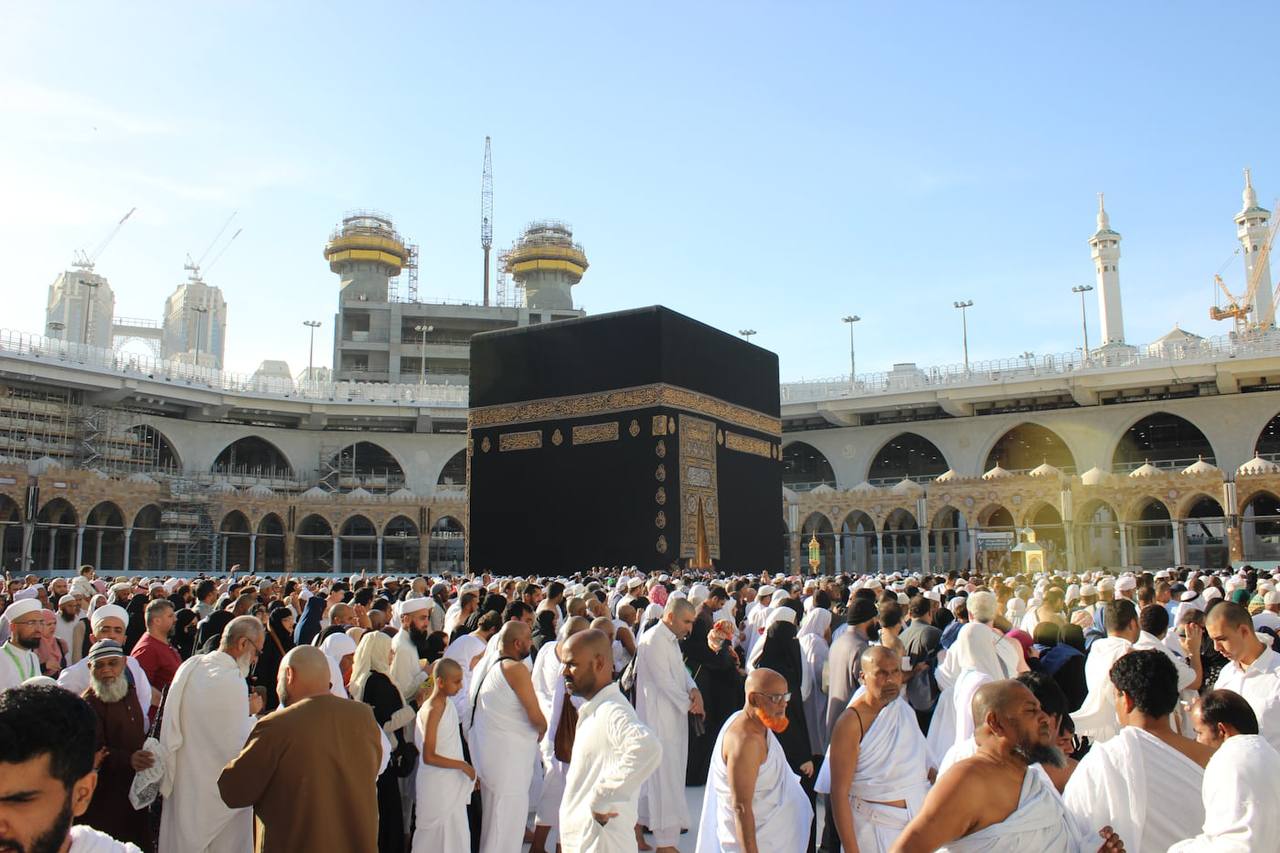 Jemaah Haji yang Nekat Bawa Air Zamzam di Koper Siap-siap Bisa Denda Rp25 Juta