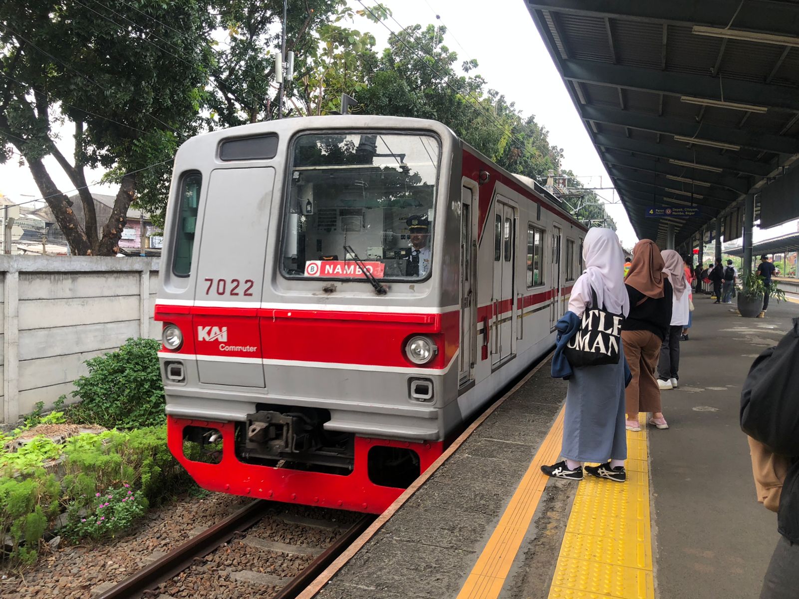 KAI Commuter Siapkan Toilet Portable Extra hingga Tenaga Medis di Beberapa Stasiun pada 20 Oktober 2024