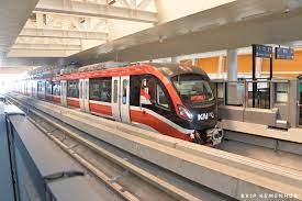 Cek  Jadwal LRT Jabodebek, Rasakan Nyamannya Kereta Buatan Anak Bangsa 