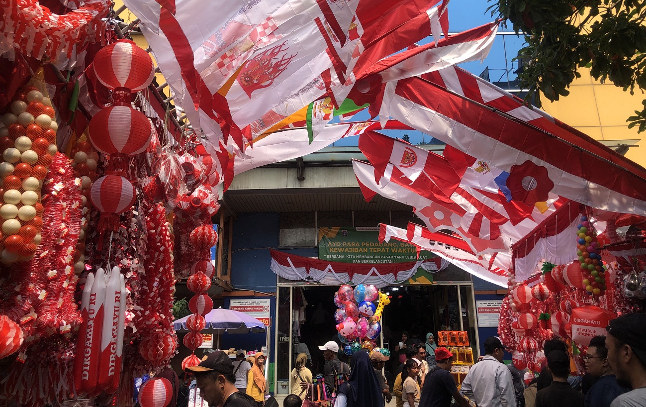 Berburu Pernak-Pernik HUT RI ke-79 di Pasar Jatinegara, Dijamin Lengkap dan Harga Sangat Terjangkau