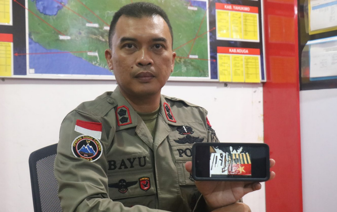 Kontak Tembak TNI Polri dengan KKB, 3 Orang Tewas Ditembak 