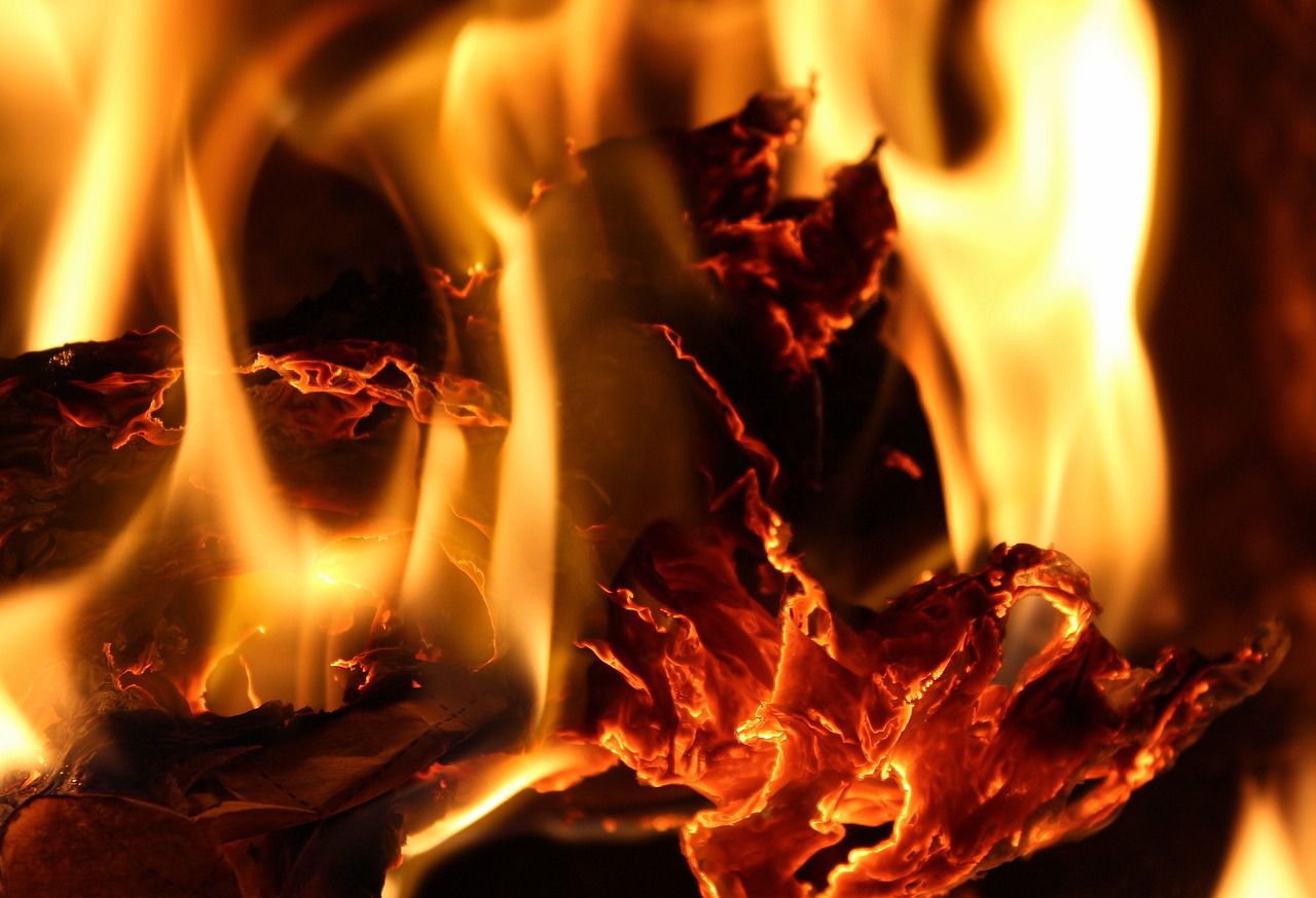 Tragis! Ayah Kandung di Ternate Tega Bakar Anak Gadis Gegara Tak Pamit Pergi