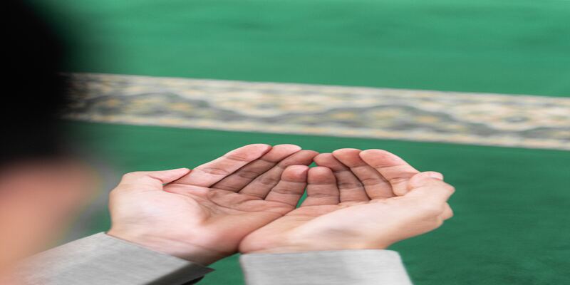 Pelajari! Doa Bercermin Sesuai Ajaran Islam, Lengkap Beserta Artinya 