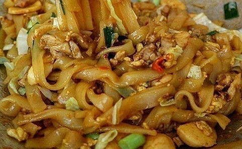 Resep Kwetiau Goreng Ayam ala Restoran yang Lezat dan Praktis, Chinese Food Halal Favorit Keluarga 