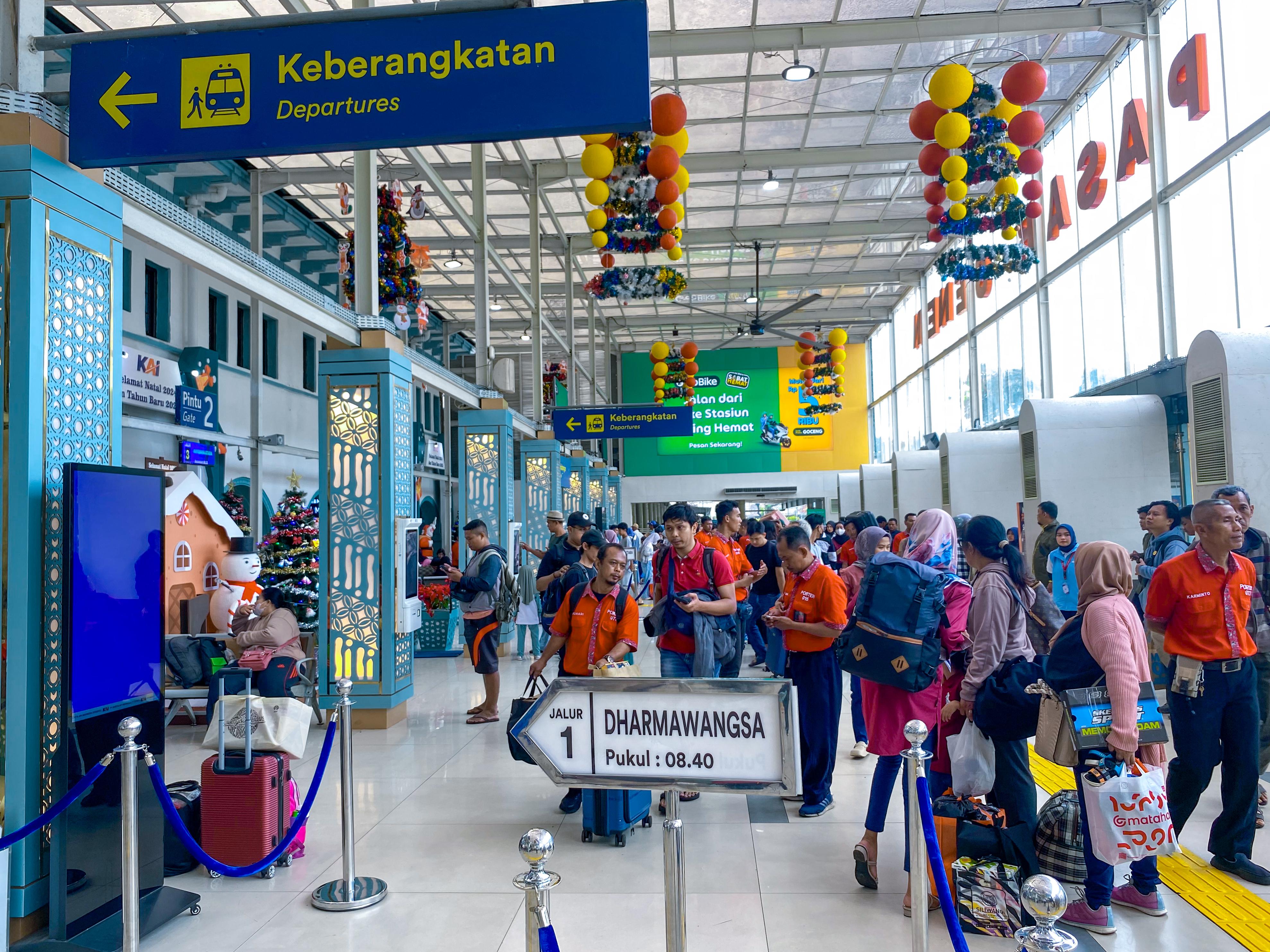 40 Ribu Lebih Tiket KA Ludes Terjual untuk Keberangkatan Stasiun Gambir dan Pasar Senen saat Hari Natal 2024