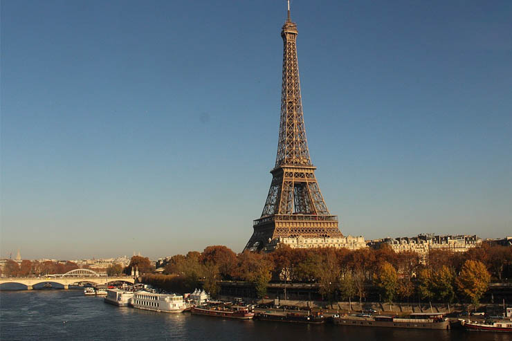 Sisi Gelap Kota Paris, Tak Seromantis yang Dibayangkan