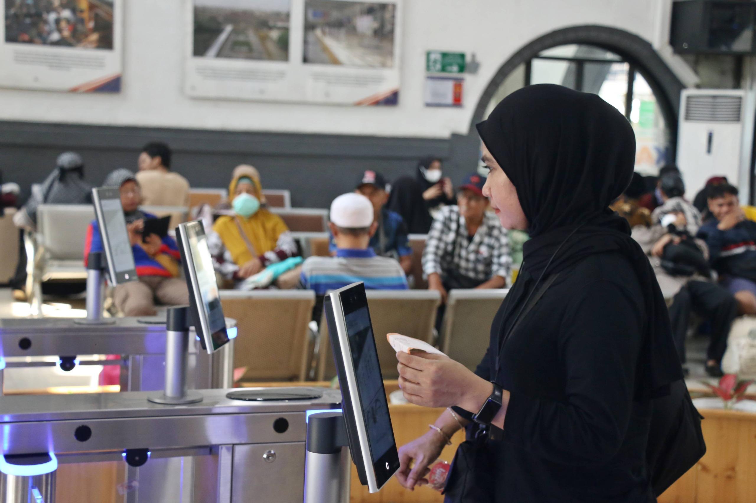 Face Recognition Kini Sudah Hadir di 20 Stasiun, Proses Verifikasi Kini Cuma 1 Detik