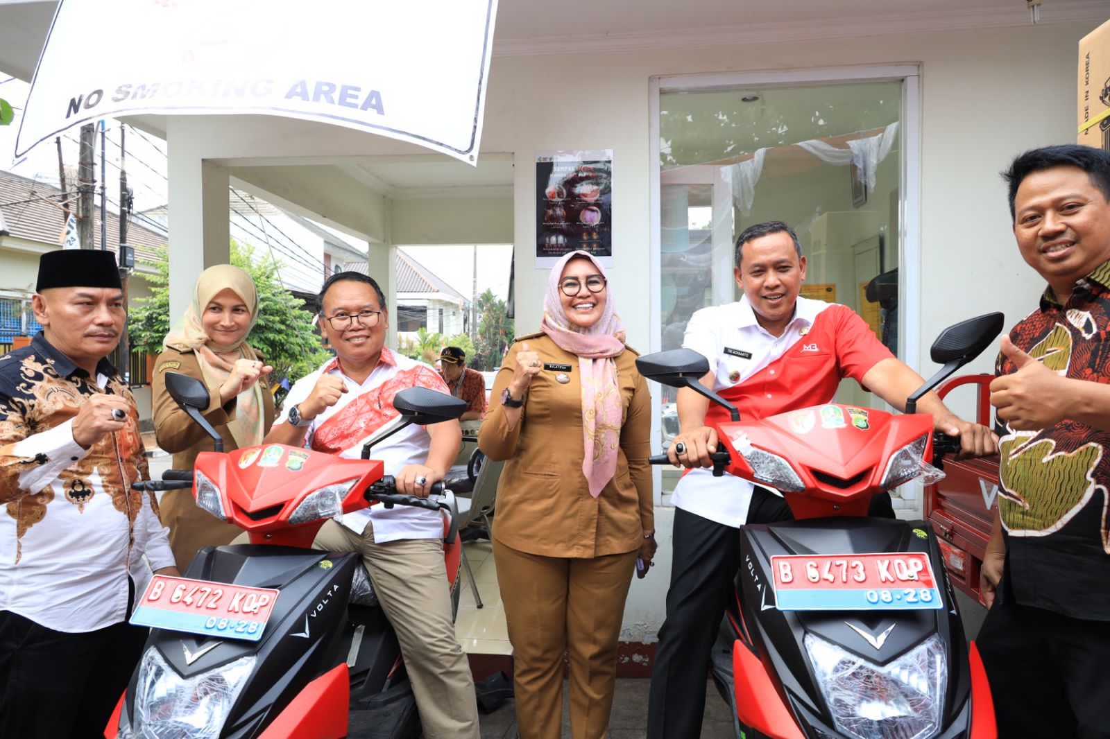 Wali Kota Bekasi Berikan Langsung Hadiah KTJ 2023