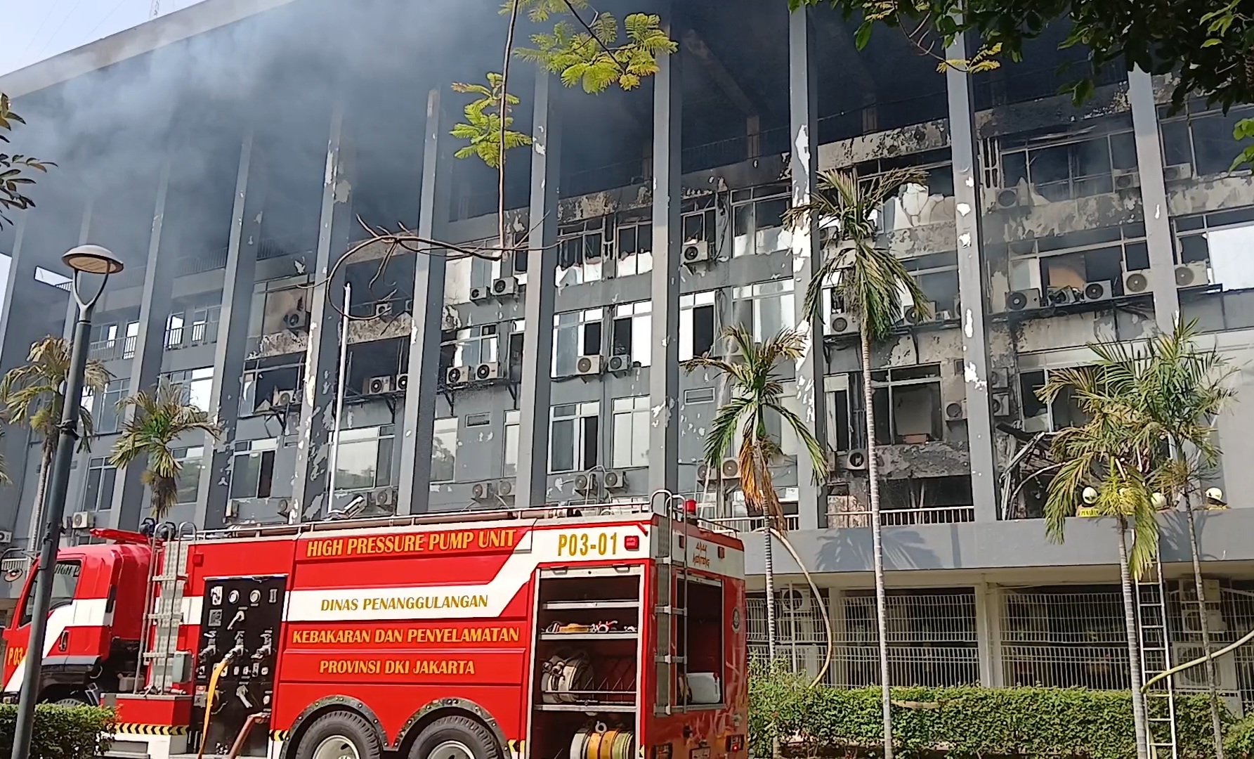 Lantai 6 Gedung Bakamla RI di Menteng Jakpus Dilalap 'Si Jago Merah', Polisi Periksa Pekerja Bangunan