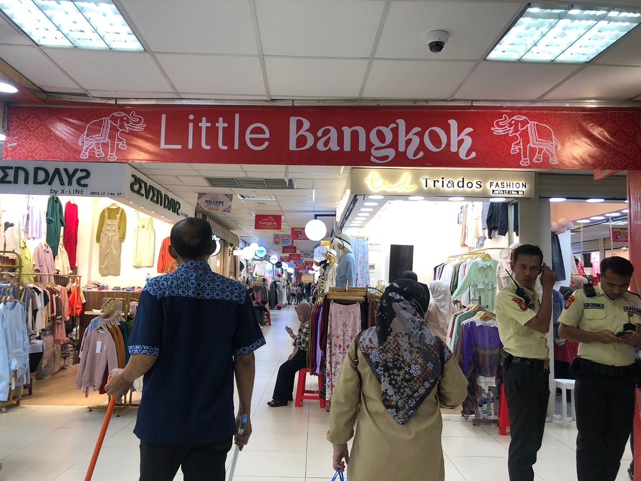 Little Bangkok, Tempat Berburu Pakaian Impor Kekinian di Tanah Abang, Harga Mulai Rp100 Ribuan