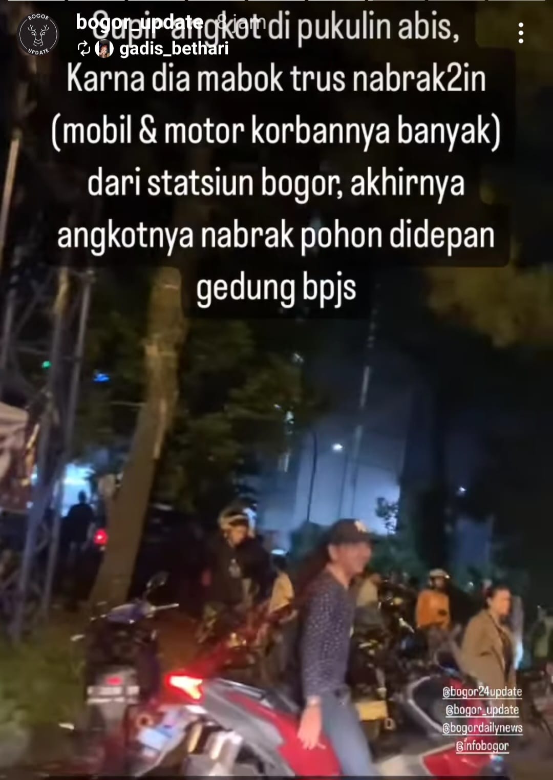 Diduga Pengaruh Alkohol, Sopir Angkot Tabrak 3 Motor di Depan Alun-alun Kota Bogor