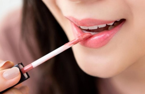 7 Rekomendasi Lipstik Matte Terbaik untuk Tampilan Cantik Merona dan Tahan Lama