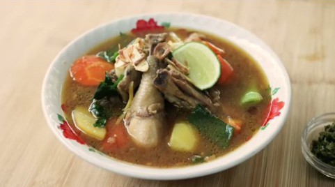 Resep Sup Ayam Tauco ala Chef Devina dengan Sensasi Kuah yang Gurih Segar