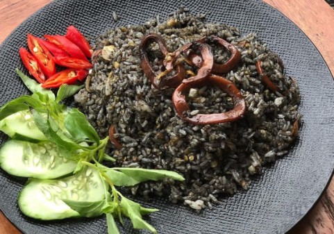 Resep Hari Ini: Nasi Goreng Cumi Tinta Hitam, Kreasi Lain dari Hidangan Nasgor yang Gurih Maksimal 