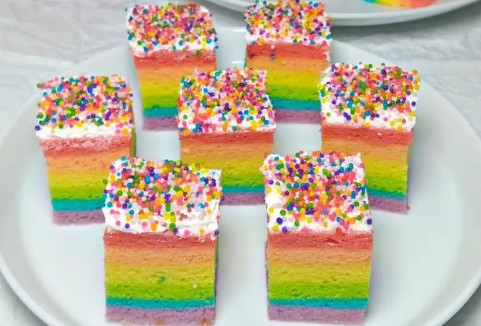 Resep Bolu Kukus Pelangi Putih Telur, Lembut dan Mudah Dibuat, Enak untuk Teman Ngeteh