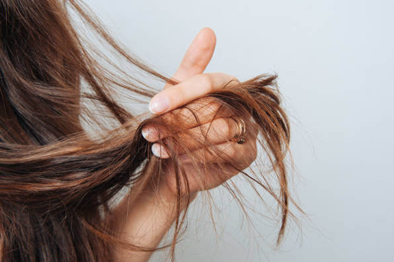 Rambut Kamu Rusak? Ini bisa jadi Penyebab Rambut Rusak yang mungkin harus kamu hindari!