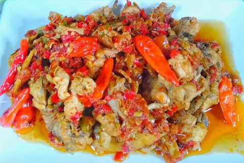 Pecinta Makanan Pedas Merapat! Ini Resep Ayam Mercon yang Pedasnya Bikin Nagih