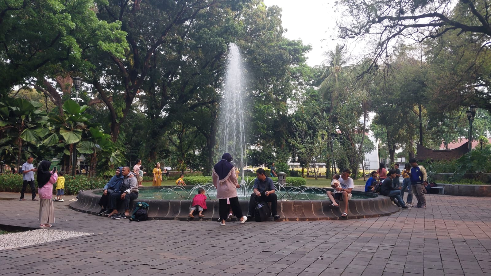 Taman Suropati, Tempat Ramah Keluarga di Pusat Kota Jakarta yang Dilengkapi Perpustakaan Gratis