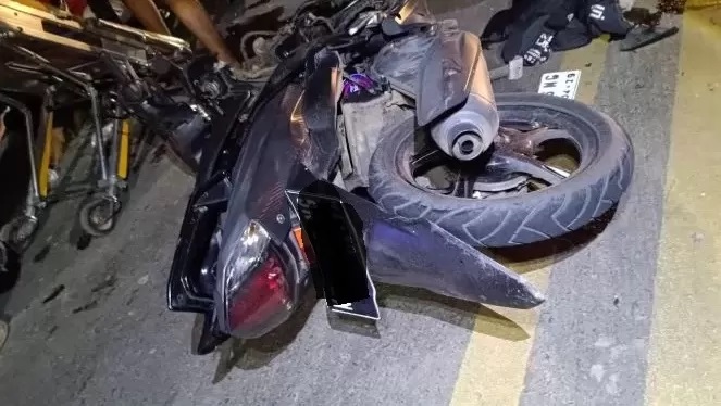 Kecelakaan Maut, Tabrakan Adu Banteng Yamaha Aerox Vs Yamaha Fino di Kebayoran Lama, 1 Tewas 1 Kritis 