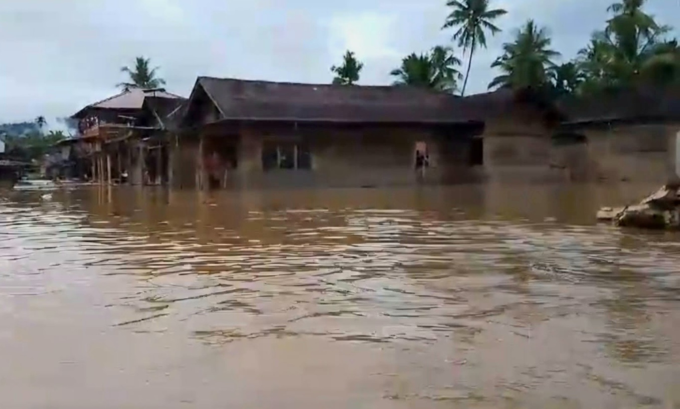 Saat Natal, Rumah Berserta Penghuninya Hanyut Terseret Banjir di Simalungun, 2 Orang Tewas