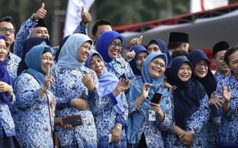 Perubahan Kurikulum Bikin Stres Guru, Jokowi Ingatkan Nadiem Makariem: Hati-hati Pak Mendikbud!