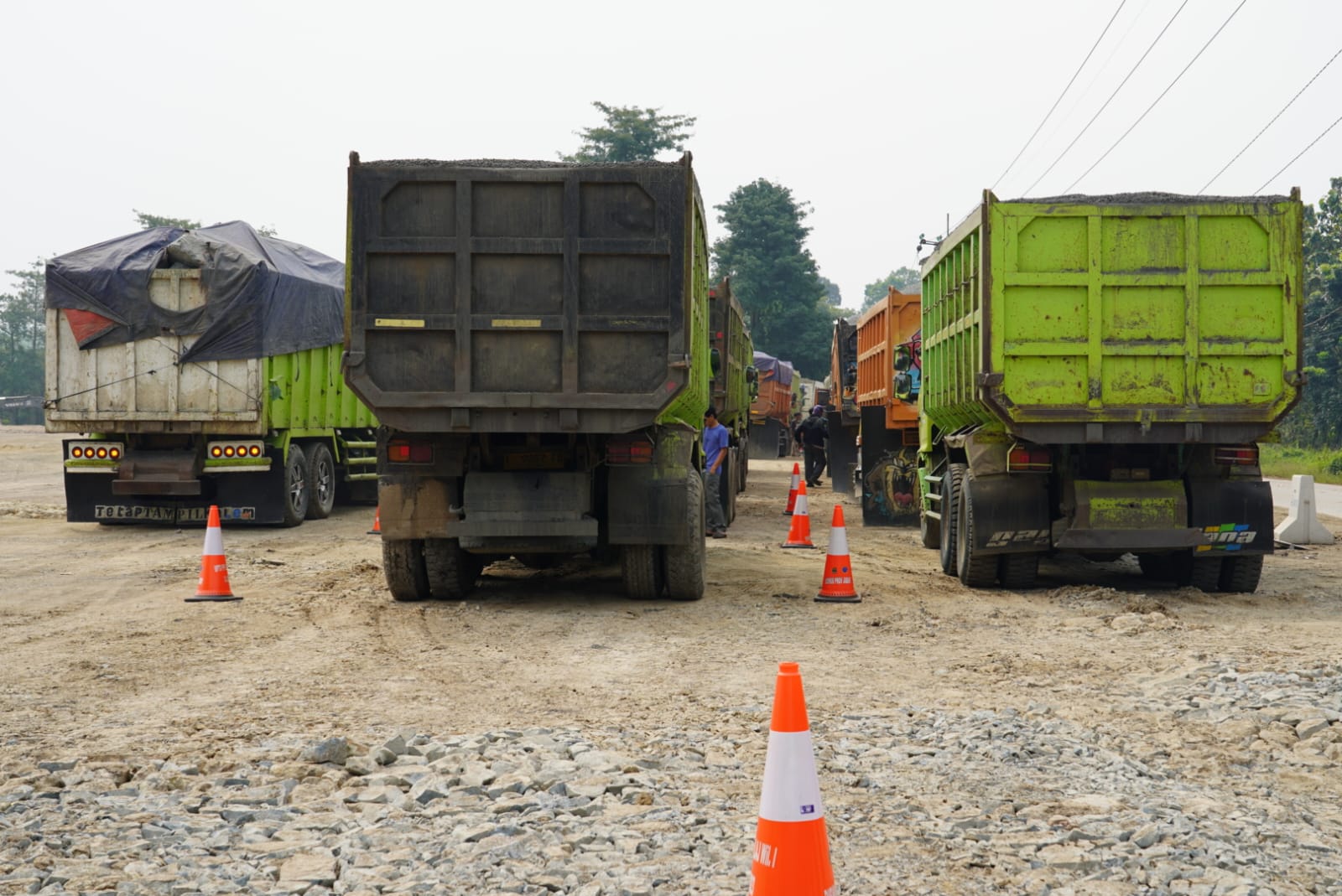 Resmi! Pemkab Bogor Operasikan Kantong Parkir Truk Tambang di Parung Panjang Bogor, Bisa Tampung 450 Kendaraan