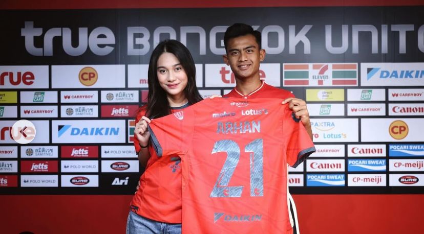 Azizah Salsha Temani Pratama Arhan Teken Kontrak Baru Gabung ke Klub Bangkok United 