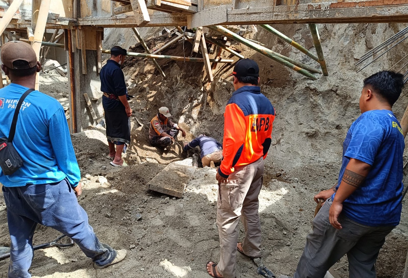 Bangunan Coffee Shop di Bali Longsor, 4 Pekerja Tertimbun, 1 Meninggal Dunia