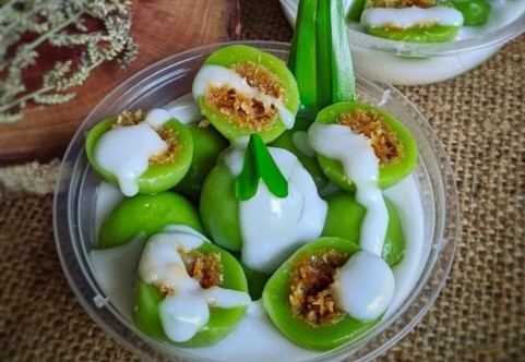 Resep Kue Bugis Mandi: Camilan Legit, Lembut dan Cantik yang Disiram Kuah Santan Gurih