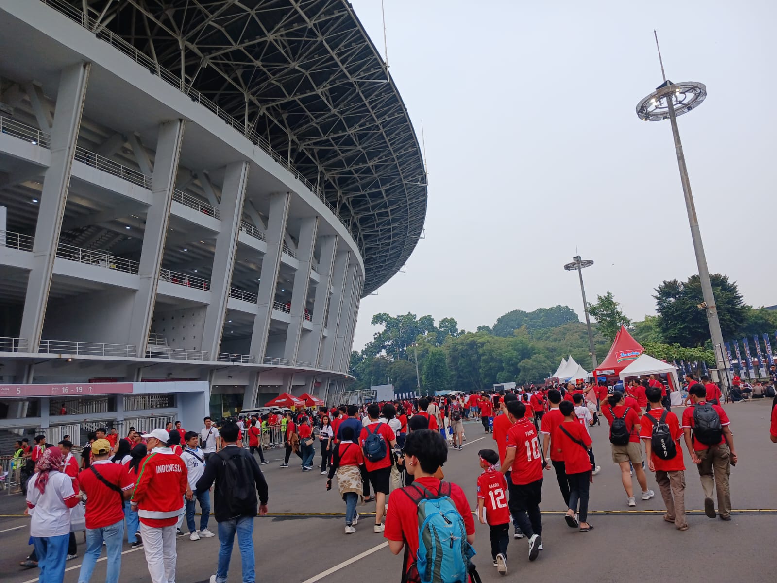 5 Jam Sebelum Kick Off, Ribuan Suporter Mulai Padati Area GBK