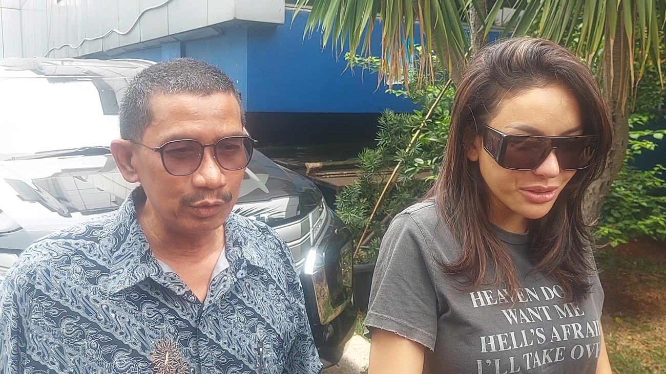 Nikita Mirzani Polisikan Pengacara dengan Ciri-Ciri Kura Kura Ninja, Razman Nasution?