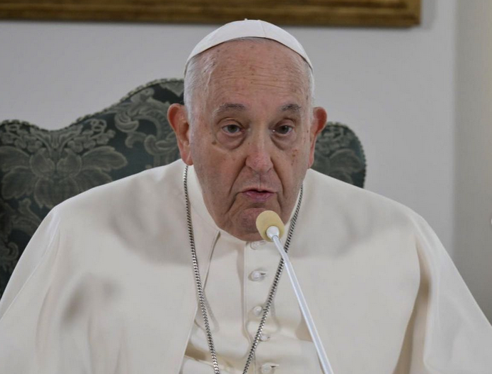 Paus Fransiskus : Ini Bukan Perang, Ini Terorisme