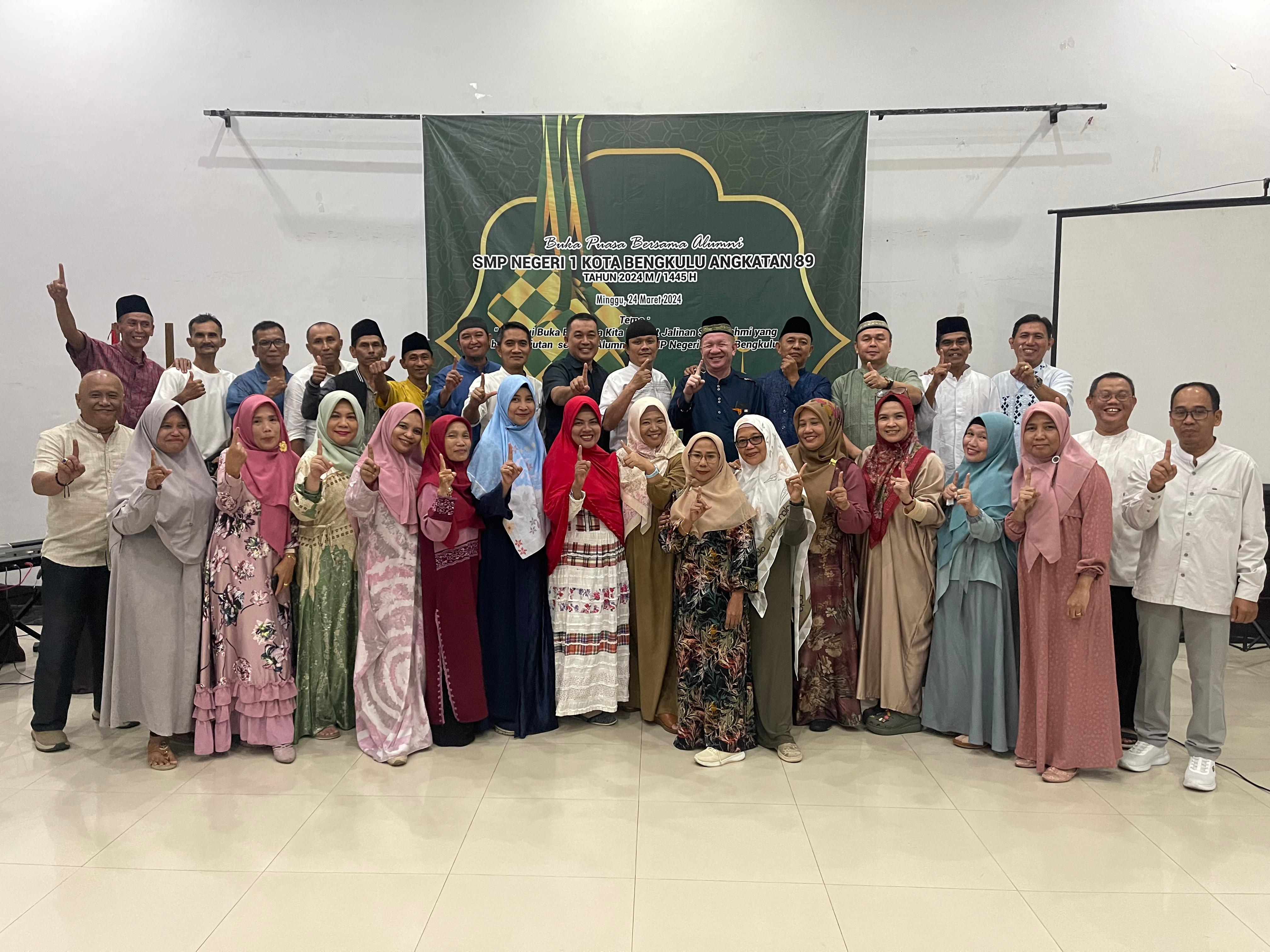 Intip Bukber ala Alumni SMPN 1 Kota Bengkulu Bertema 'Sahabat Selamanya'