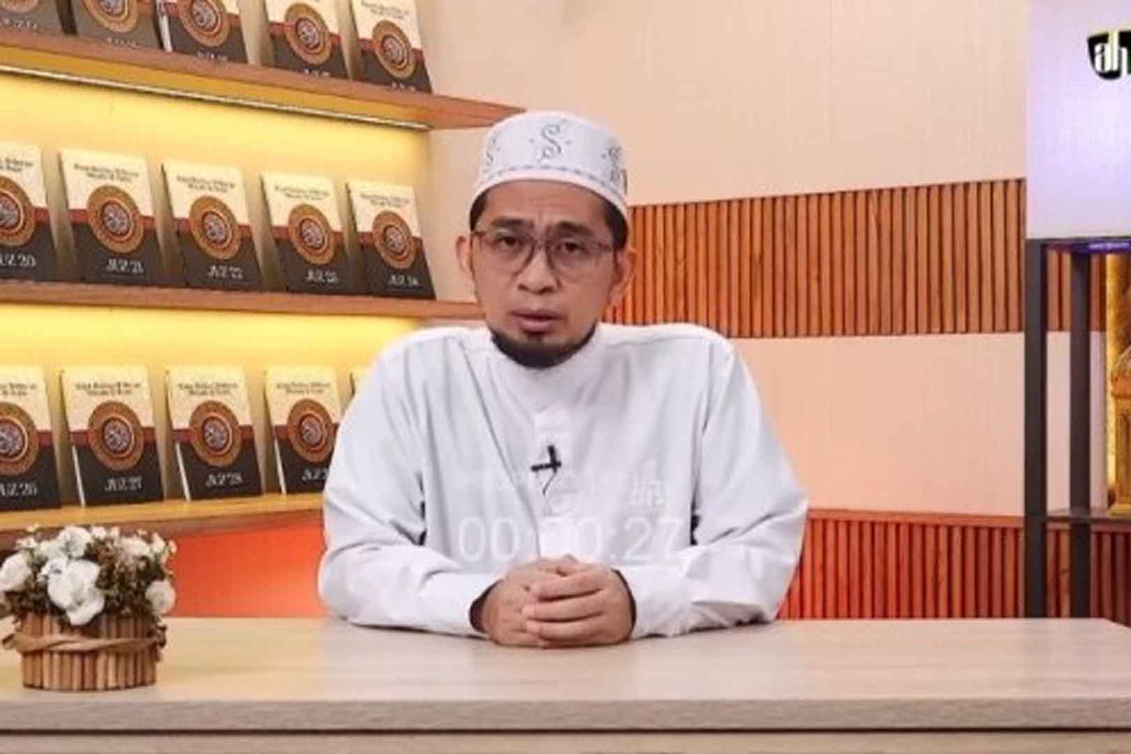 Ustadz Adi Hidayat: Amalkan Doa ini di Hari Jumat, Terbebas dari Hutang