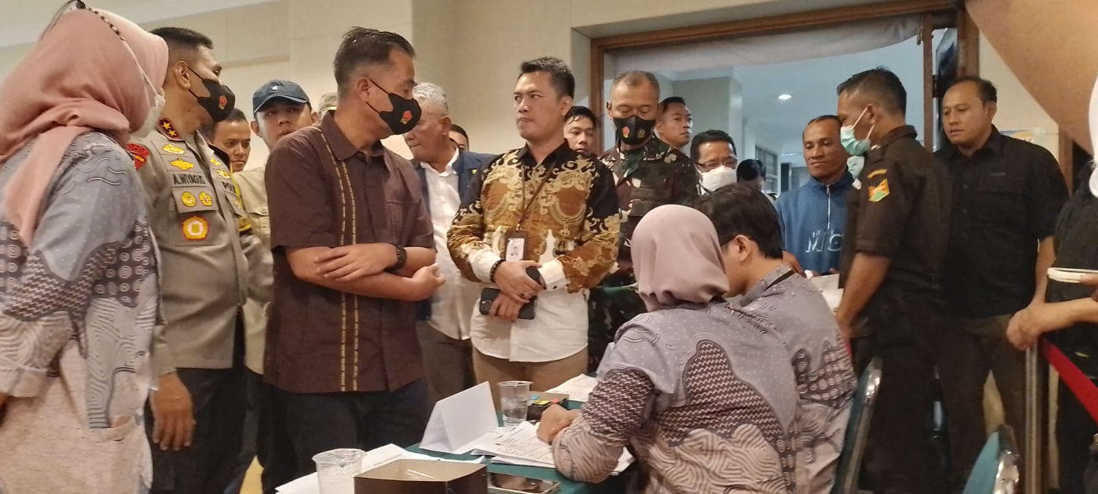 Pj Wali Kota Bandung Keliling Pantau TPS, Cek Kekurangan dan Kendala