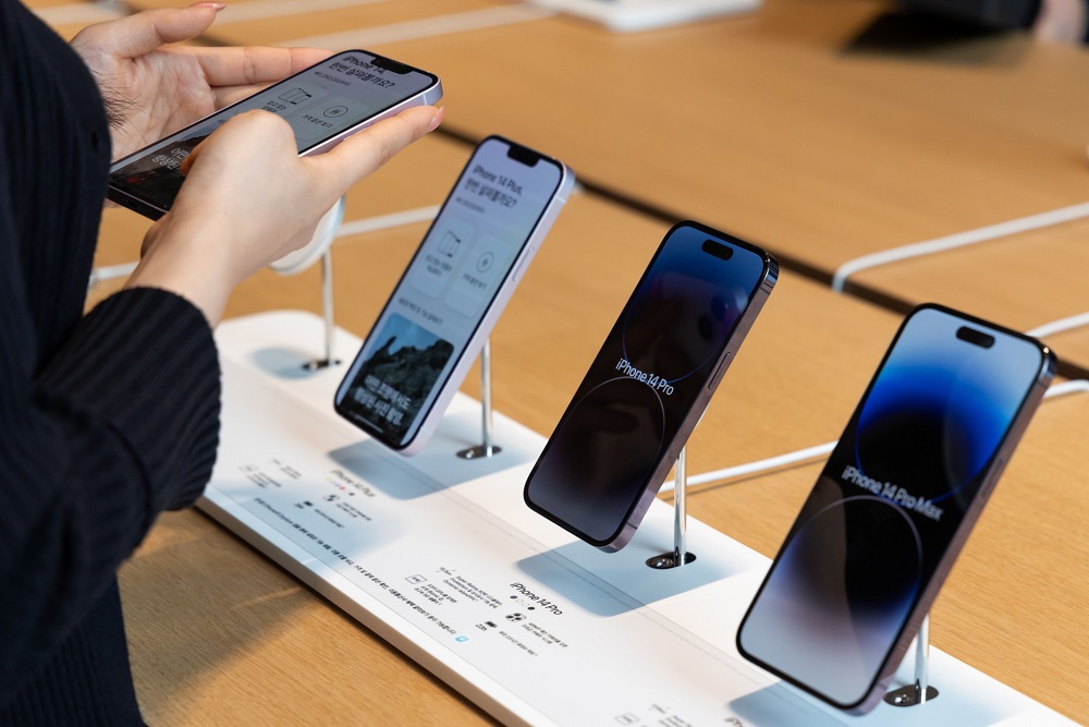 Diskon Gede-Gedean! iPhone Banting Harga di Bulan Desember 2023, Cek di Sini