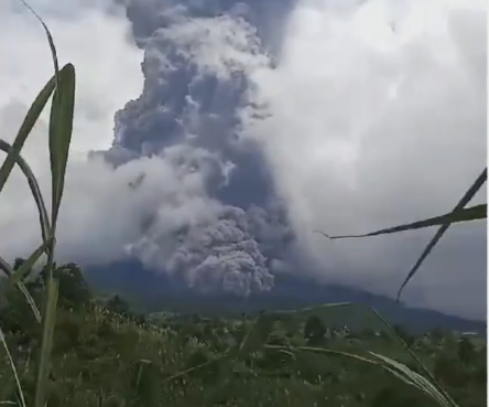 10 Kecamatan Terdampak Abu Vulkanik Gunung Marapi, Pemkot Bukittinggi Imbau Warga Tidak Keluar Rumah