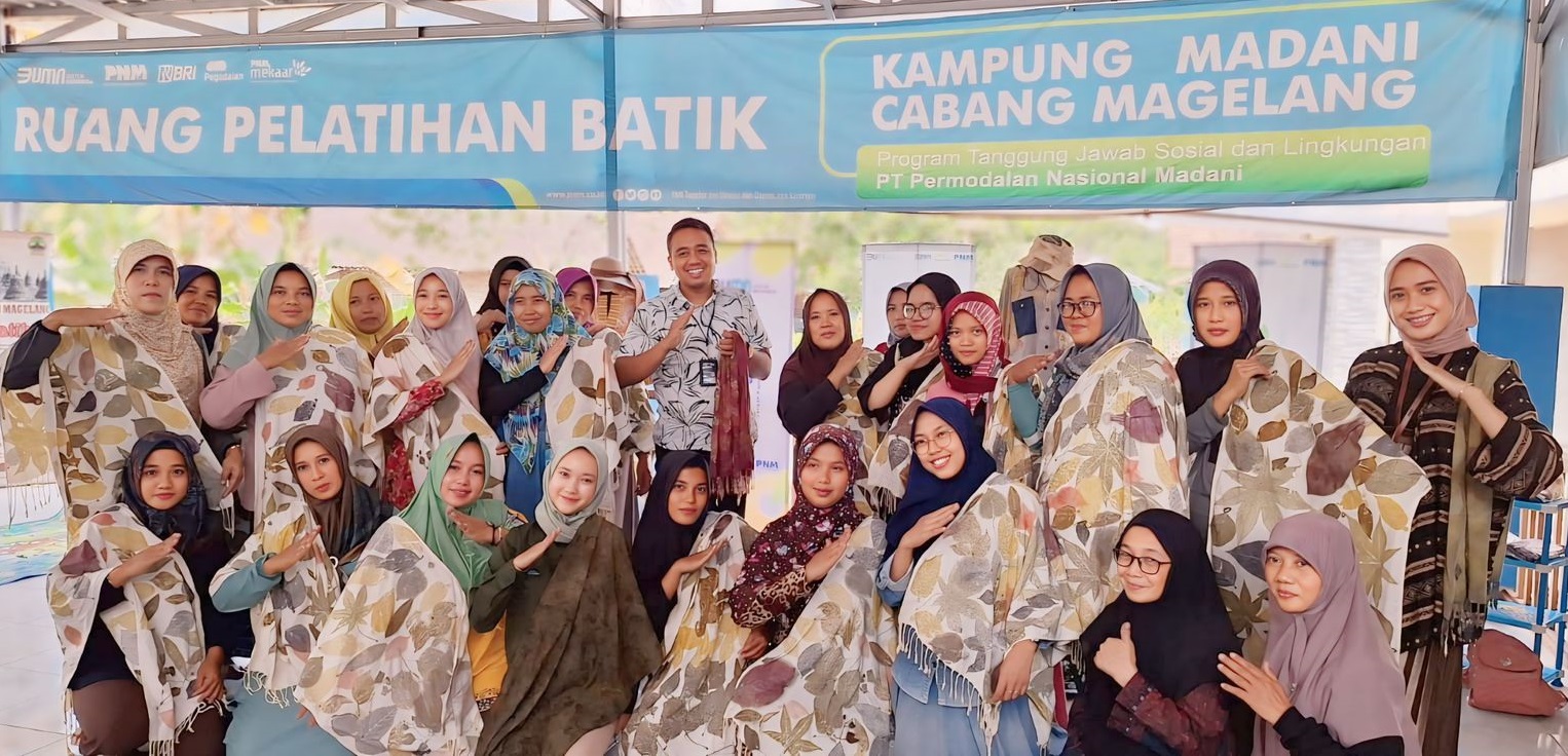 Hari Batik Nasional, PNM Berdayakan Pengrajin Batik Lewat Teknik Ecoprint di Kampung Madani   