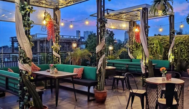 5 Rekomendasi Cafe Instagramable di Kemang dengan Nuansa Outdoor dan Rooftop 