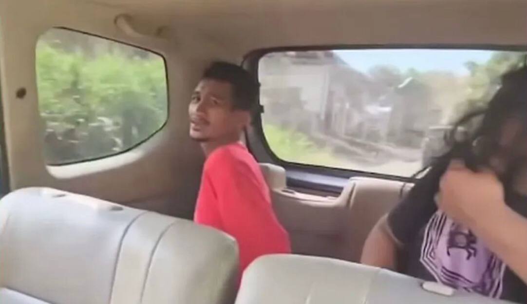 Bikin Ngakak! Pelaku Kriminal BAB di Dalam Mobil saat Ditangkap Polisi 