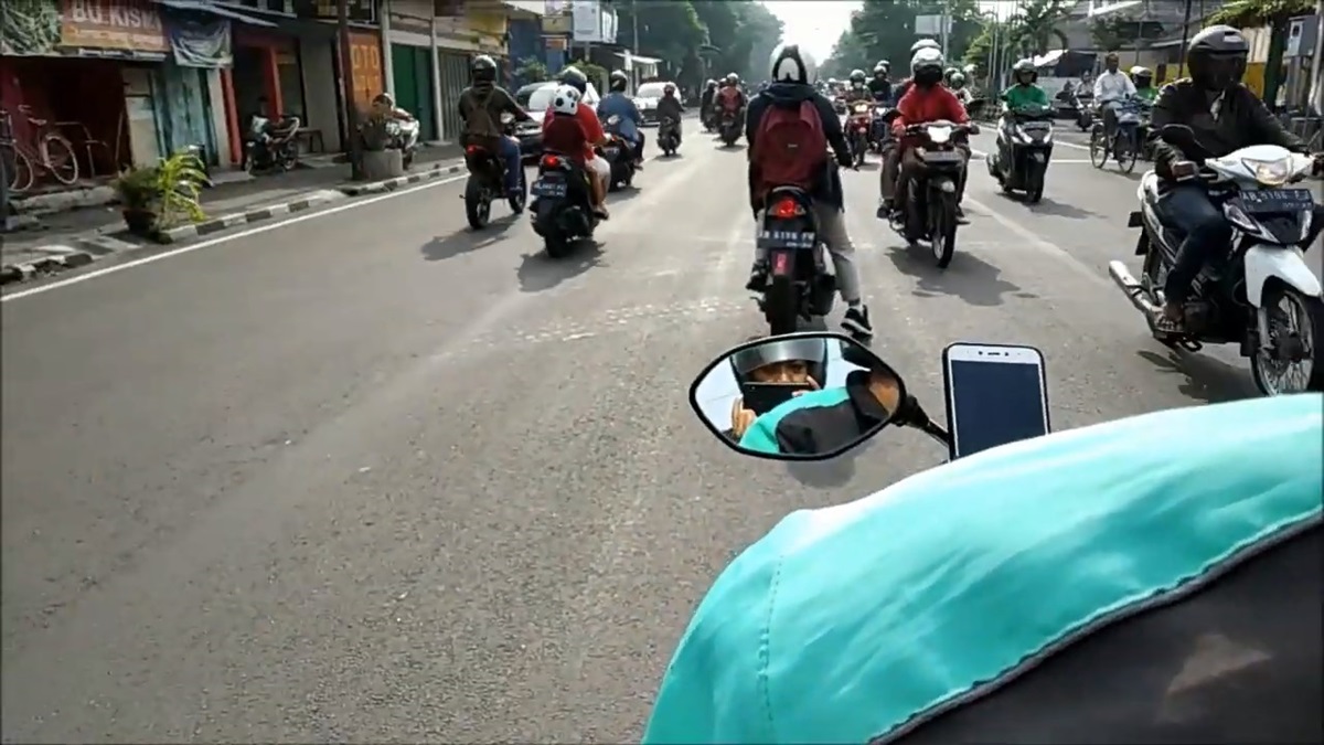 Pengemudi Ojek Online Selamat dari Aksi Begal di Jakarta Utara: Dipepet Tiga Orang!