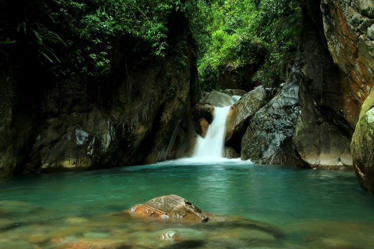 8 Tempat Destinasi Wisata Air Terjun Di Bogor Yang Cukup Populer, Yuk Simak!