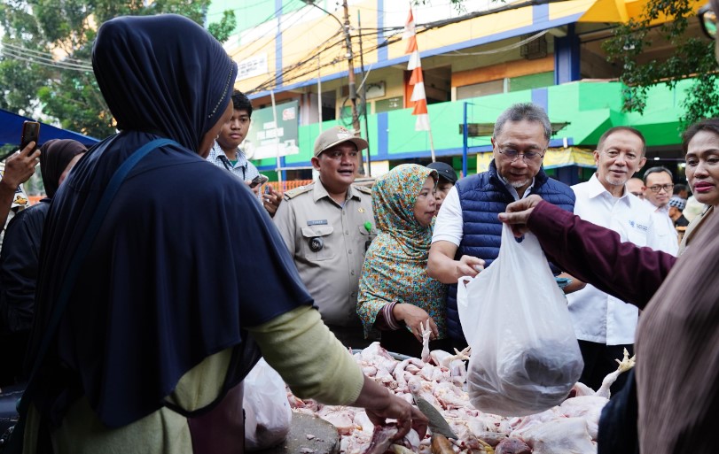 Sidak Pasar Palmerah di Jakarta, Mendag Pastikan Harga Bapok Stabil dan Pasokan Terjaga