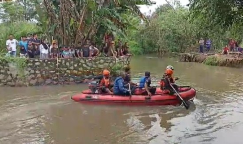 Ayah dan Anak yang Tenggelam Terbawa Arus Kali Ciracap Ditemukan Mengapung 