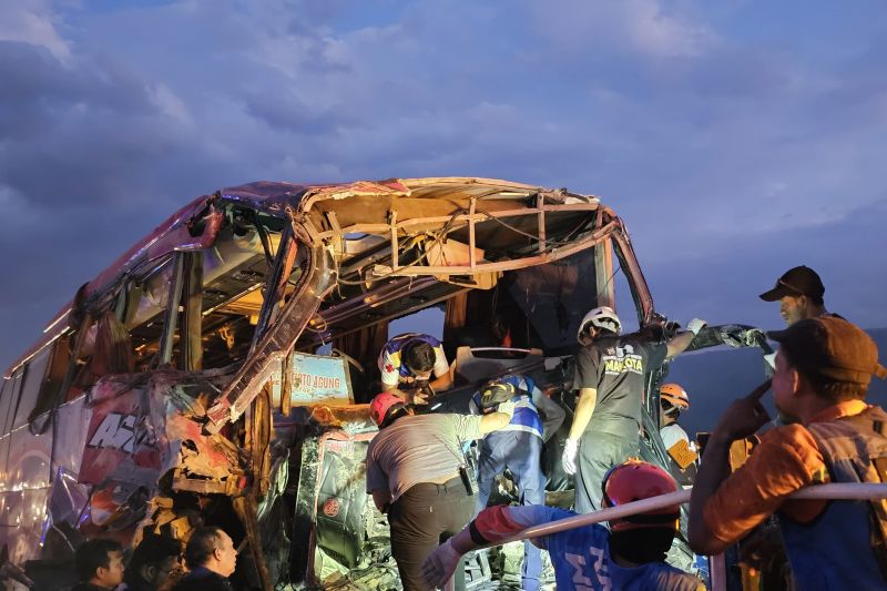 Kecelakaan Maut Bus dan Truk Terjadi di Tol Pandaan-Malang, Empat Orang Dilaporkan Tewas