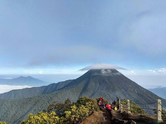 Waspada! Gunung Pangrango Aktif Level 1, Aktivitas Pendakian Tetap Dibuka hingga Akhir Tahun