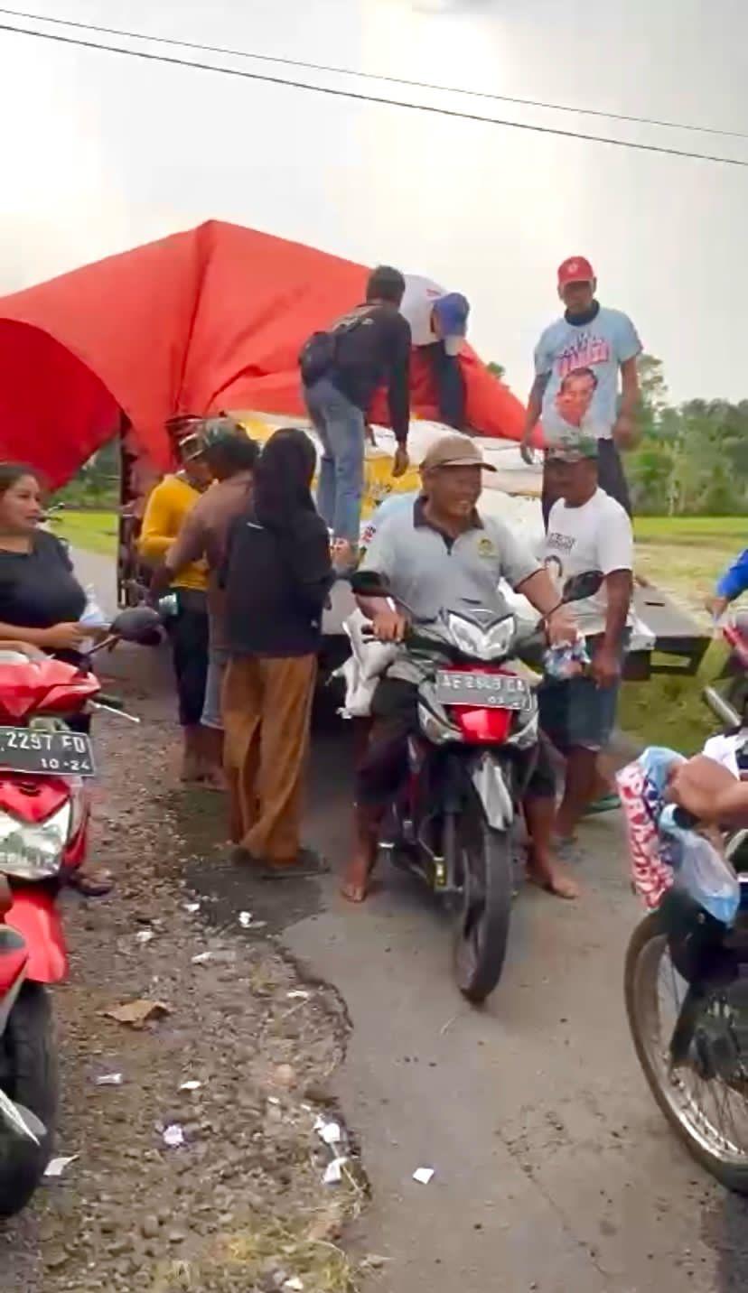 Relawan Prabowo Salurkan Bantuan 50 Ton Pupuk Murah di Dua Kecamatan Kabupaten Madiun