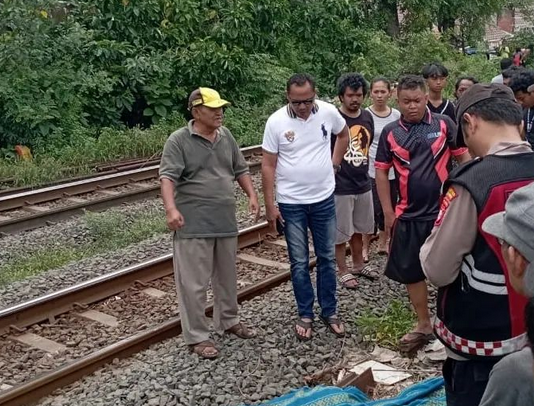 Pelajar SMP Tewas Tersambar KRL saat Bikin Konten di Rel Kereta Api