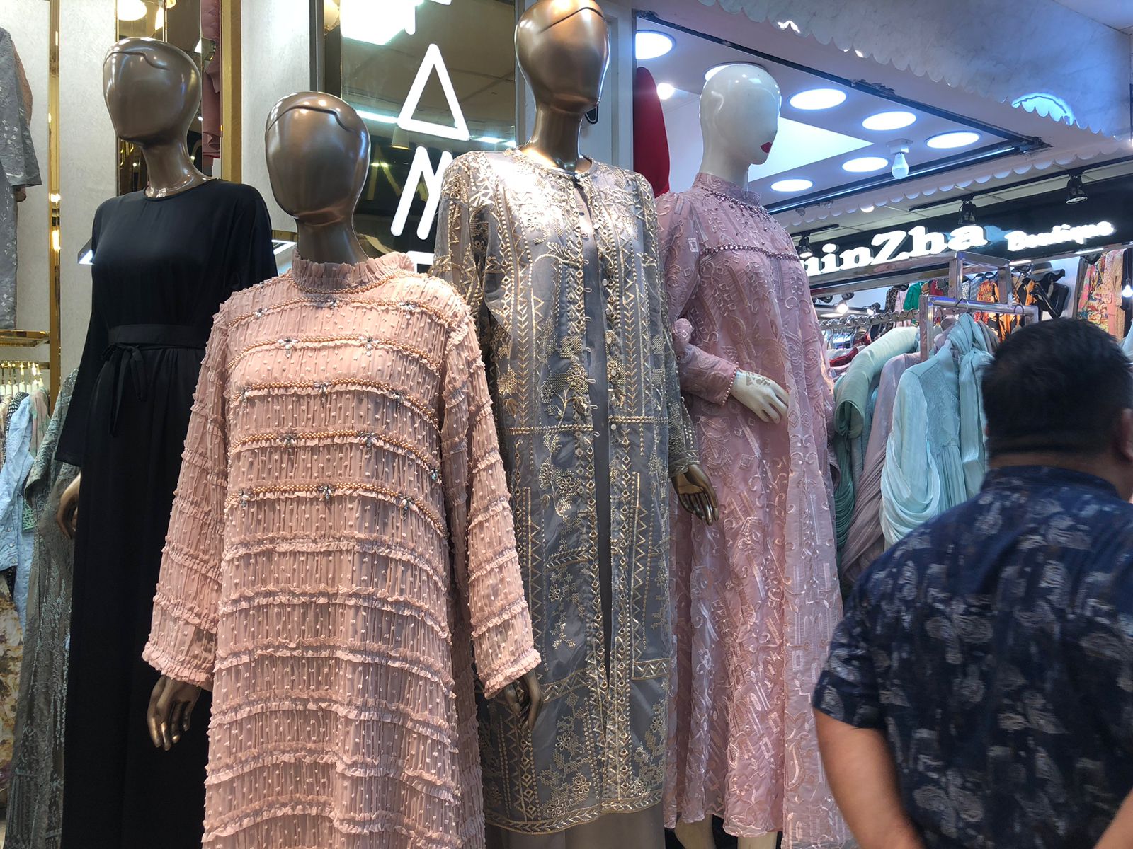 Outfit Ramadan Paling Banyak Diburu di Thamrin City: Outer Tile hingga Gamis Pompom, Harga Mulai Rp950 Ribu