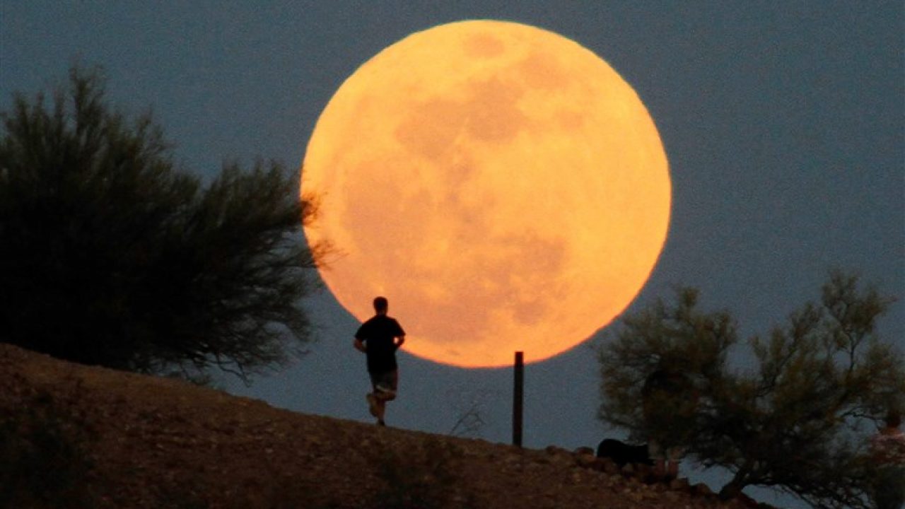 Jangan Lewatkan Fenomena Supermoon Bisa Disaksikan di Seluruh Indonesia Besok, Catat Waktunya